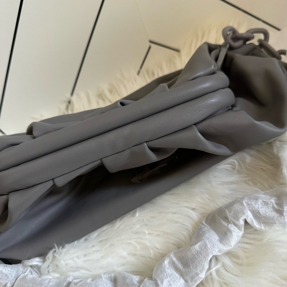 Badgley Mischka Wrapped Frame Clutch Bag - Picture 7 of 10